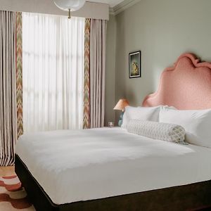 Camera con letto king size